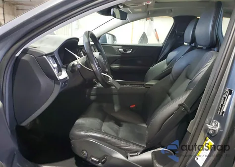 2020 Volvo S60 T5 Momentum z USA, uszkodzony, nr VIN 7JR102FK6LG045868